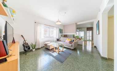 VENTA CASA 2 DORMITORIOS GRANADERO BAIGORRIA PATIO