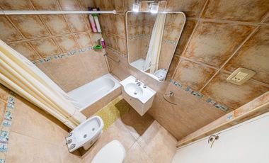 VENTA CASA 2 DORMITORIOS GRANADERO BAIGORRIA PATIO