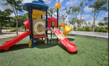 Casa de dos piso y 3 recamaras en privada residencial en Conkal  Entrega febrero 2026