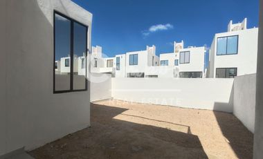 Casa de dos pisos y 2 recamaras en privada residencial en Conkal  Entrega marzo 2026