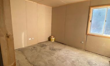 SE VENDE PARCELA CON CASA EN OBRA GRUESA