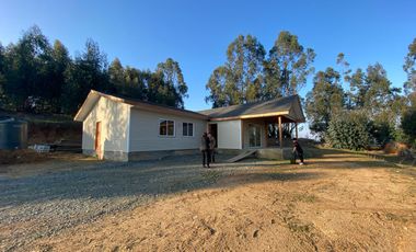 SE VENDE PARCELA CON CASA EN OBRA GRUESA