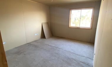 SE VENDE PARCELA CON CASA EN OBRA GRUESA