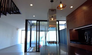 CASA DE LUJO EN VENTA O RENTA EN EL ALCAZAR - ANDARES