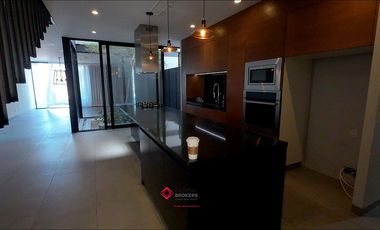 CASA DE LUJO EN VENTA O RENTA EN EL ALCAZAR - ANDARES