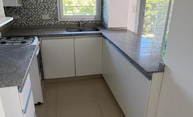 Departamento Barrio Chateau 2 dorm/ Patio y cochera!!!