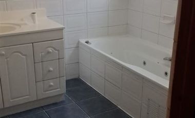 Casa en Arriendo en Cercana a Manquehue Norte, colegios Alianzas Francesas, La Maissonette, Colegio Suizo