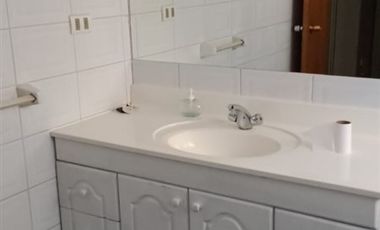 Casa en Arriendo en Cercana a Manquehue Norte, colegios Alianzas Francesas, La Maissonette, Colegio Suizo