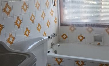 Casa en Arriendo en Cercana a Manquehue Norte, colegios Alianzas Francesas, La Maissonette, Colegio Suizo