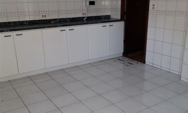 Casa en Arriendo en Cercana a Manquehue Norte, colegios Alianzas Francesas, La Maissonette, Colegio Suizo