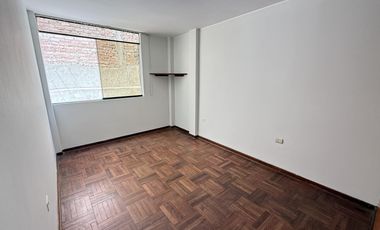 Alquiler De Dpto De 73 M2 En 3Er Piso A Espaldas De La Av. La Marina, La Perla