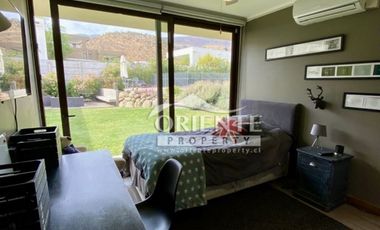 LUMINOSA Y MODERNA CASA CONDOMINIO LOS BOSQUES PIEDRA ROJA