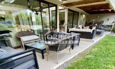 LUMINOSA Y MODERNA CASA CONDOMINIO LOS BOSQUES PIEDRA ROJA