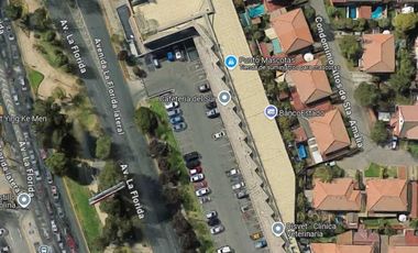 Arriendo Local Comercial en  Strip Center