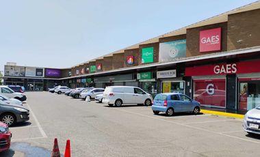 Arriendo Local Comercial en  Strip Center