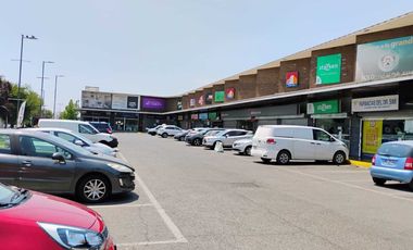 Arriendo Local Comercial en  Strip Center