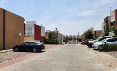 Casa en Renra en Toluca, fracc. Misiones II, a 40 min de Santa Fe, rápida salida a CDMX