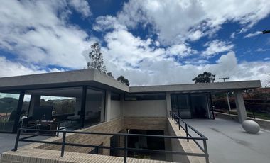 CASA MODERNA PARA ESTRENAR EN SIKASUE - LA CALERA