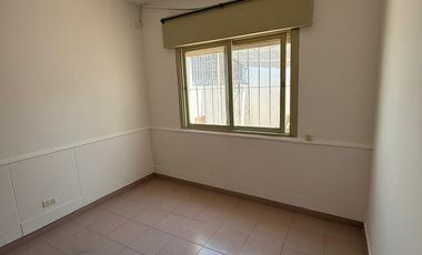 Sin Expensas - 2 Dorm - Patio - Cochera - Departamento en alquiler en Maipú Seccion 2