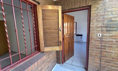 Casa 3 dormitorios y cochera- Barrio Los Manantiales Boulevares - APTA CREDITO