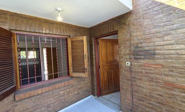 Casa 3 dormitorios y cochera- Barrio Los Manantiales Boulevares - APTA CREDITO