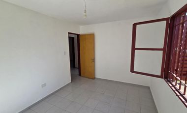 Casa 3 dormitorios y cochera- Barrio Los Manantiales Boulevares - APTA CREDITO