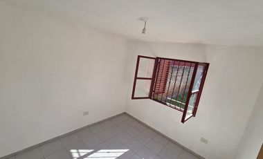 Casa 3 dormitorios y cochera- Barrio Los Manantiales Boulevares - APTA CREDITO