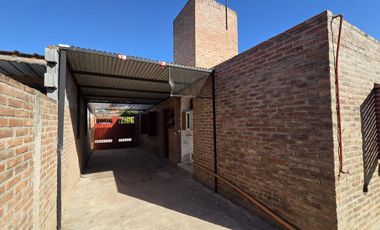 Casa 3 dormitorios y cochera- Barrio Los Manantiales Boulevares - APTA CREDITO