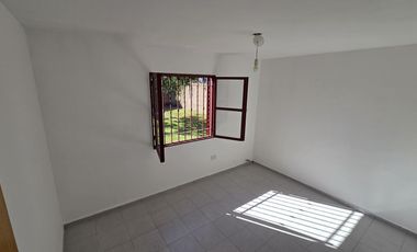 Casa 3 dormitorios y cochera- Barrio Los Manantiales Boulevares - APTA CREDITO