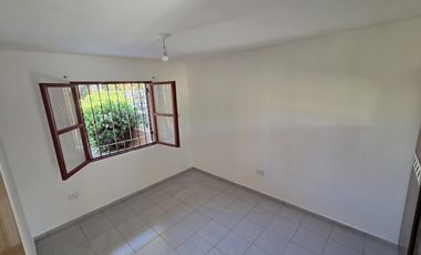Casa 3 dormitorios y cochera- Barrio Los Manantiales Boulevares - APTA CREDITO