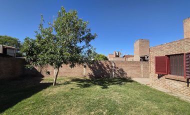 Casa 3 dormitorios y cochera- Barrio Los Manantiales Boulevares - APTA CREDITO