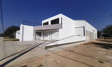 BODEGA EN RENTA EN TEQUISQUIAPAN SOBRE CARRETERA. BRV28