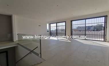 BODEGA EN RENTA EN TEQUISQUIAPAN SOBRE CARRETERA. BRV28