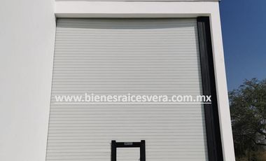 BODEGA EN RENTA EN TEQUISQUIAPAN SOBRE CARRETERA. BRV28