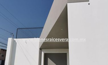 BODEGA EN RENTA EN TEQUISQUIAPAN SOBRE CARRETERA. BRV28