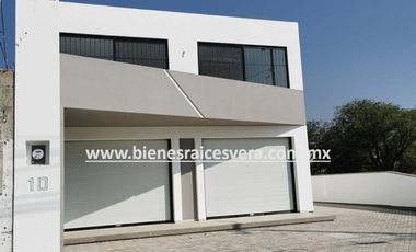 BODEGA EN RENTA EN TEQUISQUIAPAN SOBRE CARRETERA. BRV28