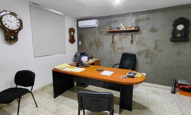 Casa en Venta en San Antonio Cinta, Mérida: Una Planta con Amplio Jardín