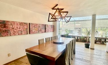 HERMOSA CASA CON JARDIN Y TERRAZA EN VENTA EN LOMAS ALTAS