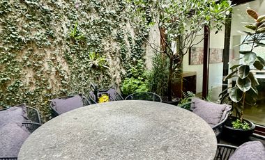 HERMOSA CASA CON JARDIN Y TERRAZA EN VENTA EN LOMAS ALTAS