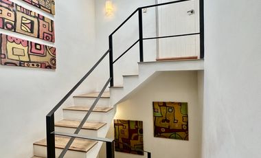 HERMOSA CASA CON JARDIN Y TERRAZA EN VENTA EN LOMAS ALTAS