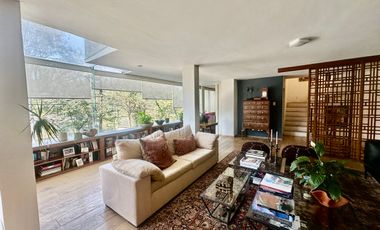 HERMOSA CASA CON JARDIN Y TERRAZA EN VENTA EN LOMAS ALTAS