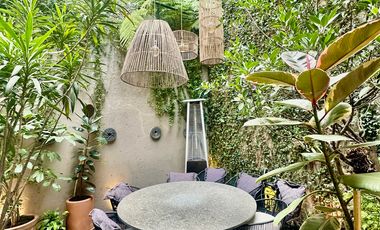 HERMOSA CASA CON JARDIN Y TERRAZA EN VENTA EN LOMAS ALTAS