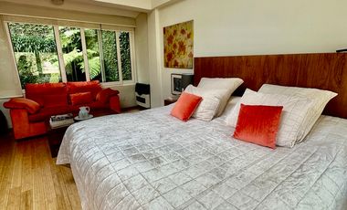 HERMOSA CASA CON JARDIN Y TERRAZA EN VENTA EN LOMAS ALTAS