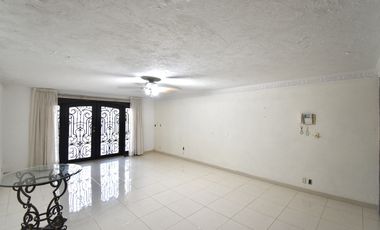 Casa en renta en Ciudad del Sol, Zapopan ideal para oficinas o Habitacional