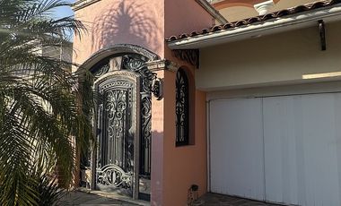 Casa en renta en Ciudad del Sol, Zapopan ideal para oficinas o Habitacional
