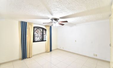 Casa en renta en Ciudad del Sol, Zapopan ideal para oficinas o Habitacional