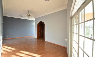 Casa en renta en Ciudad del Sol, Zapopan ideal para oficinas o Habitacional