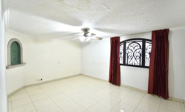 Casa en renta en Ciudad del Sol, Zapopan ideal para oficinas o Habitacional