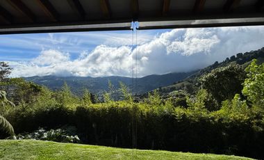 ALQUILER  DE HERMOSA CASA EXCLUSIVA EN DAPA