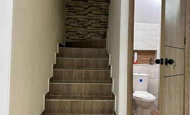 Se Vende Casa En Jamundi. En Condominio Sobre Via Principal A Potrerito. De Tres Pisos. Con Terraza Cubierta. Lote 94.25 Mtrs.